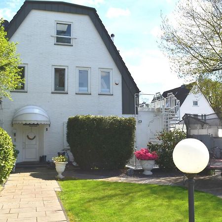 Av No.1 Apartment Dusseldorf Bagian luar foto