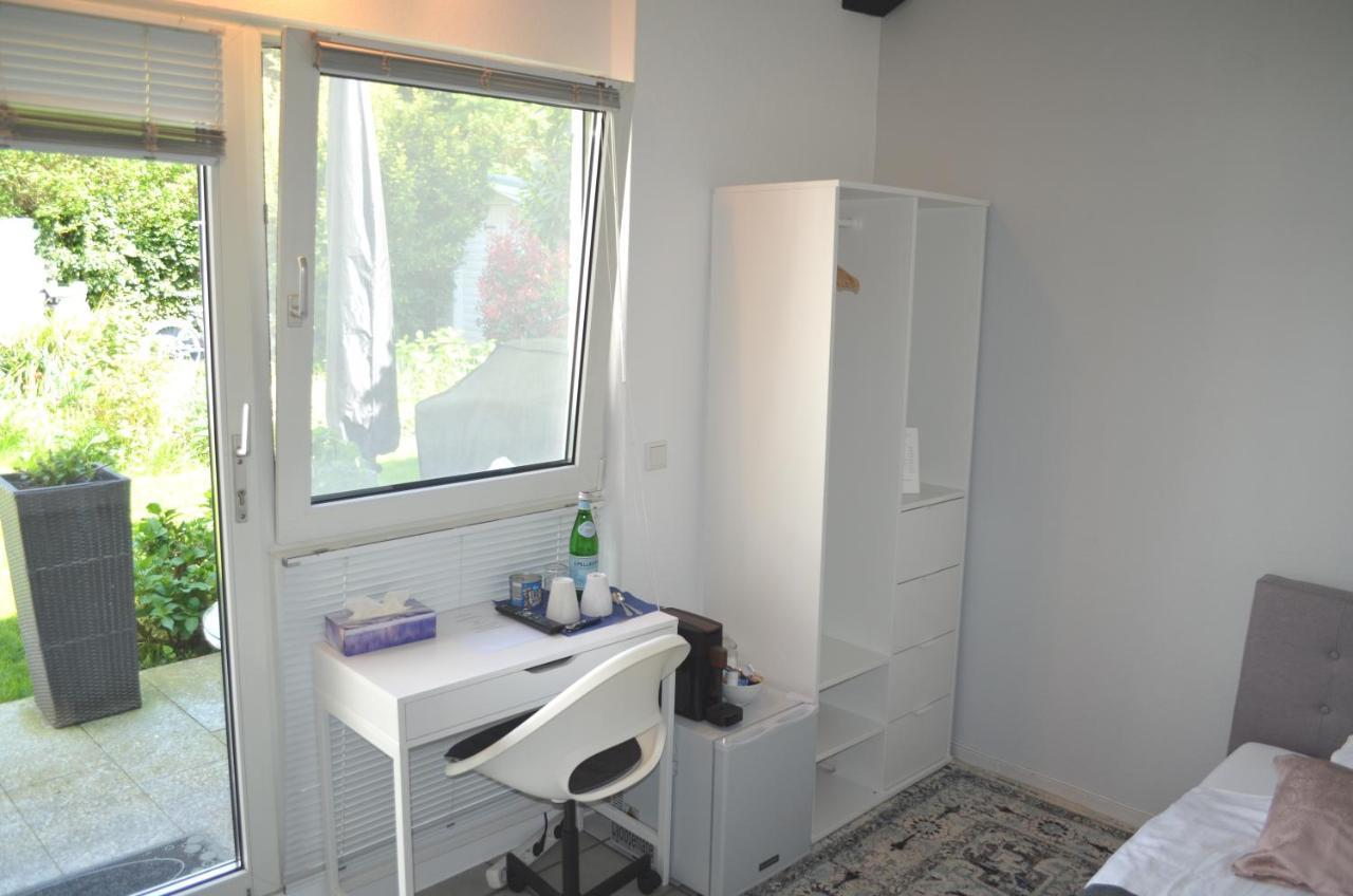 Av No.1 Apartment Dusseldorf Bagian luar foto