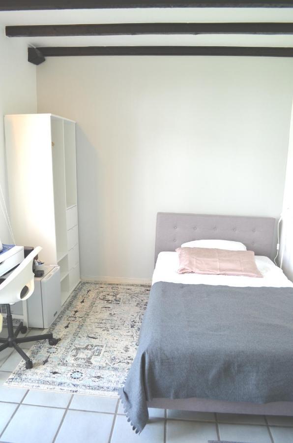 Av No.1 Apartment Dusseldorf Bagian luar foto