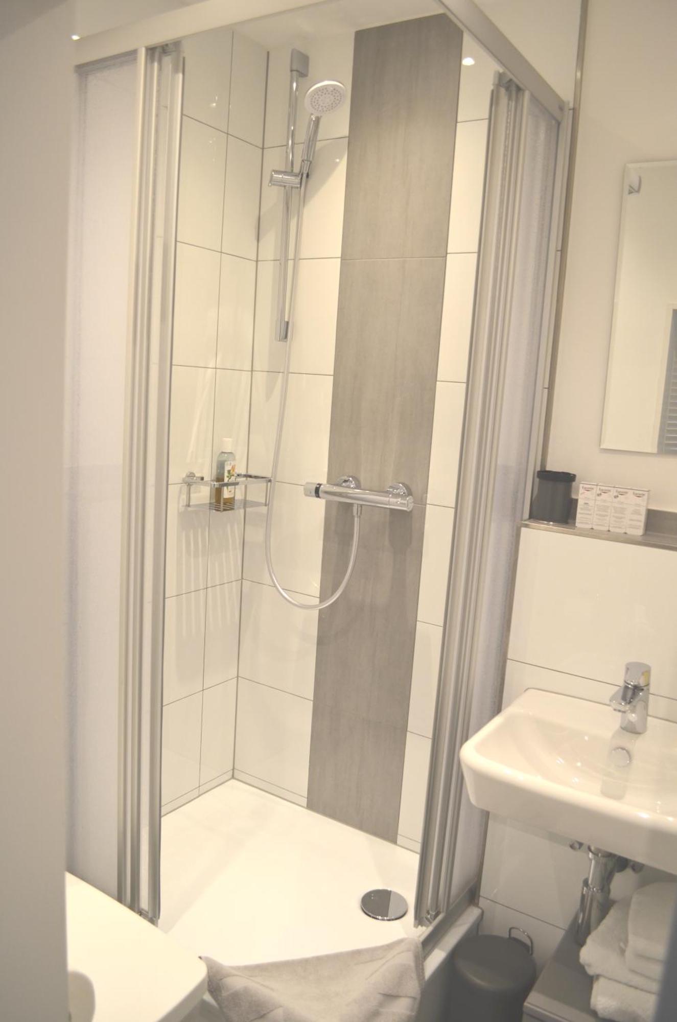 Av No.1 Apartment Dusseldorf Bagian luar foto